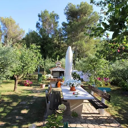Apartmán Sabina Mit Schoenem Garten, Ruhige Lage *