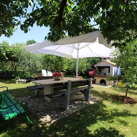 Sabina Mit Schoenem Garten, Ruhige Lage Apartmán Poreč