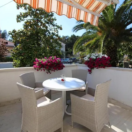 Appartamento Sabina Mit Schoenem Garten, Ruhige Lage *