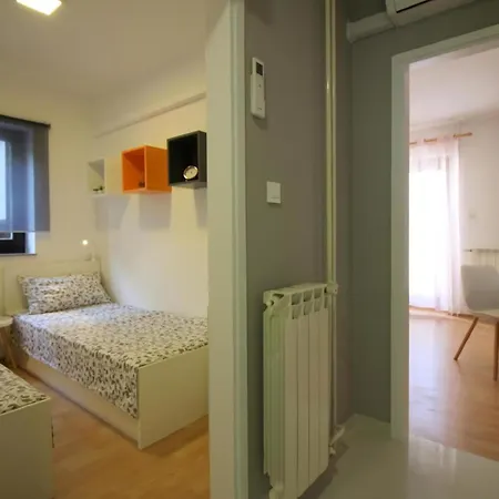 Sabina Mit Schoenem Garten, Ruhige Lage Porec